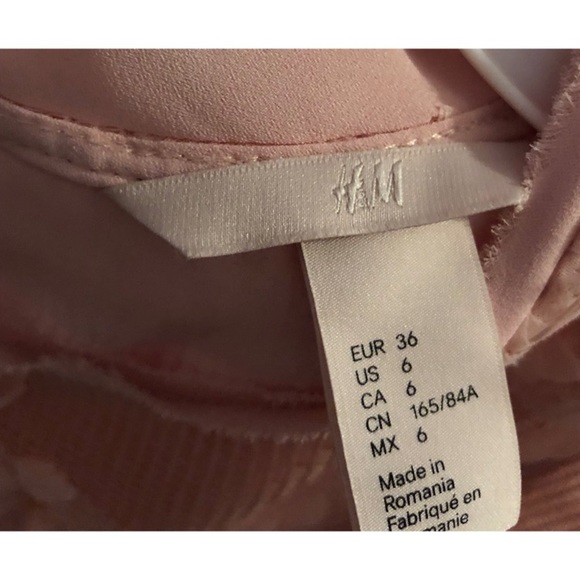 H&M Floral Mesh Overlay Blouse - Picture 4 of 5